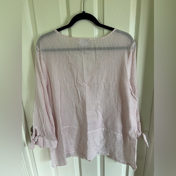 EUC Liz Claiborne lightweight tunic blouse…XL…pink and white striped. - Picture 5 of 5